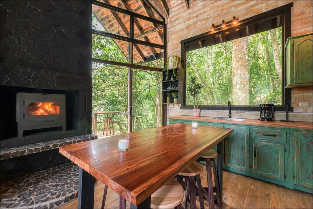 Unicorn Lodge: Direct Riverfront : Unique Experience San Gerardo de Dota Kültér fotó