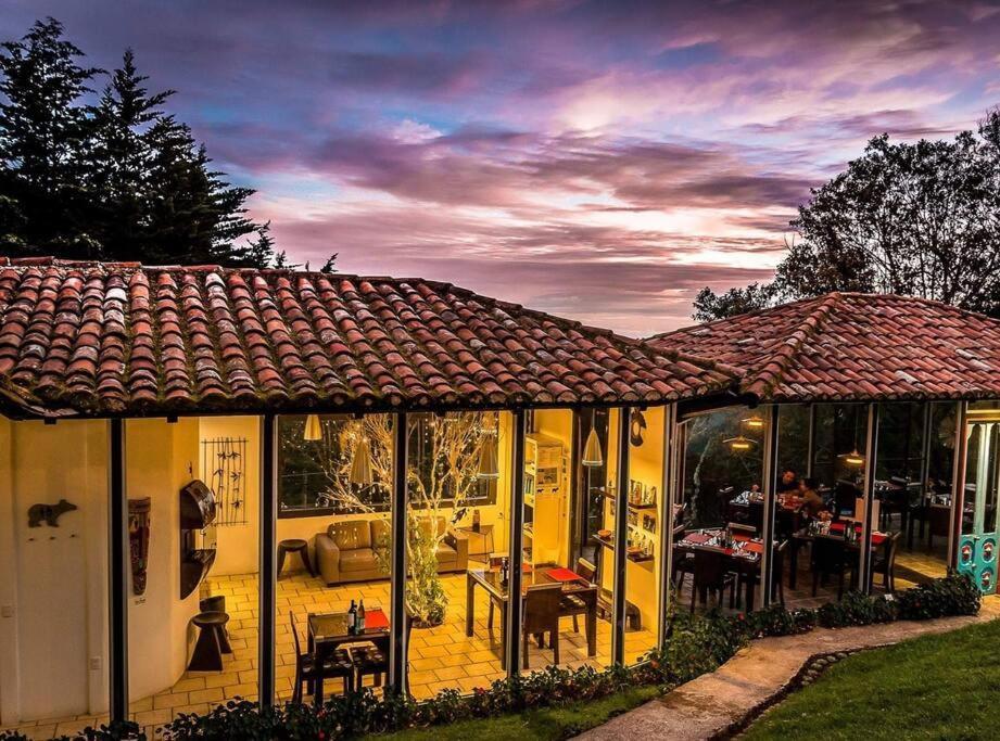 Unicorn Lodge: Direct Riverfront : Unique Experience San Gerardo de Dota Kültér fotó