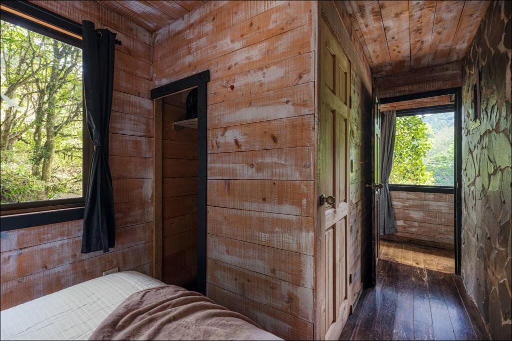 Unicorn Lodge: Direct Riverfront : Unique Experience San Gerardo de Dota Kültér fotó