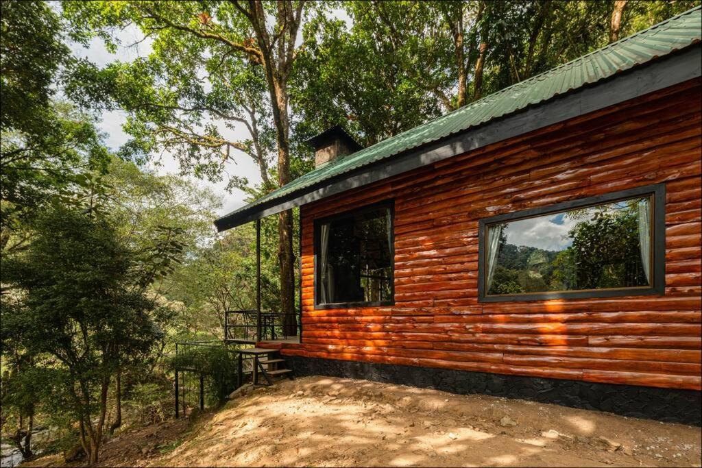 Unicorn Lodge: Direct Riverfront : Unique Experience San Gerardo de Dota Kültér fotó